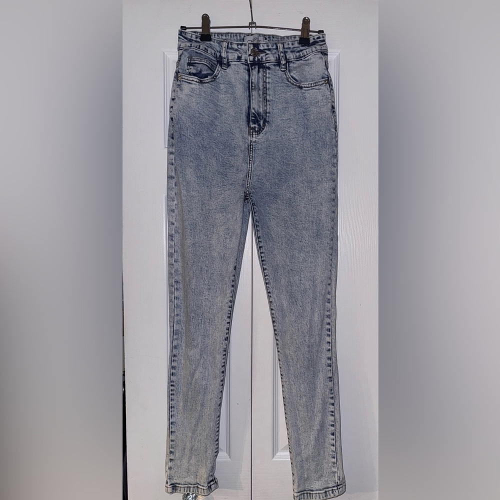 Women's High Rise Acid Wash Jeans